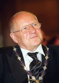 STRADINS.PNG (103085 bytes)