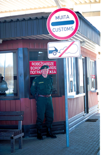 ROBEZA04.PNG (122825 bytes)