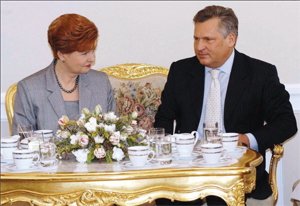 PIRMAAA.PNG (121723 bytes)