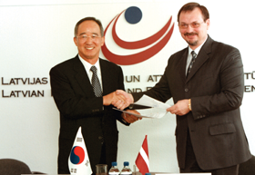 KOREJA.PNG (95139 bytes)