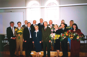 ZINATNE002.PNG (86609 bytes)