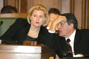 PIRMAAA.PNG (101286 bytes)