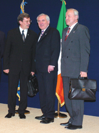 PADOME1.PNG (105740 bytes)