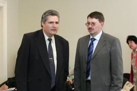 PASVALDIBA01.PNG (82363 bytes)