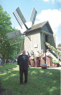 LATGALE01.PNG (130991 bytes)