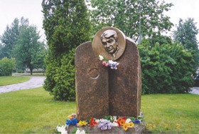 SILINS-1.PNG (123154 bytes)