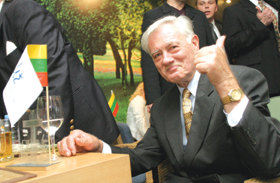 ADAMKUS.PNG (108422 bytes)