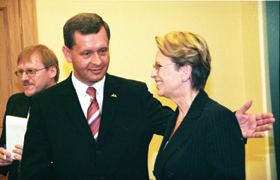 SLAKT01.PNG (96792 bytes)