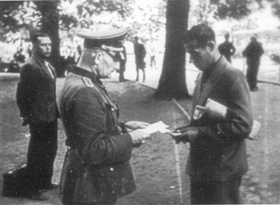 16KARS.PNG (45965 bytes)