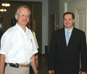 EKMANIS.PNG (101821 bytes)