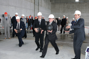 PIRMAAA.PNG (109858 bytes)