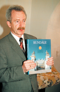 LANCMANIS.PNG (124867 bytes)