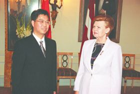 V1.PNG (97630 bytes)