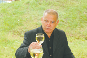 SUKUTS2.PNG (102651 bytes)