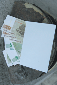 NAUDA-GR.PNG (107007 bytes)