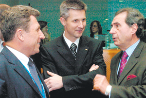 PIRMAAA.PNG (137109 bytes)