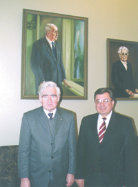 ZINATNIEKI.PNG (92481 bytes)