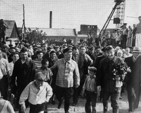 HRUSCOVS004.PNG (55102 bytes)