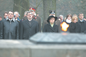 SARGI04.PNG (87178 bytes)