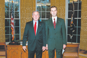 PIRMAAA.PNG (124522 bytes)