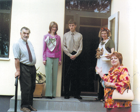 LAUC01.PNG (122949 bytes)