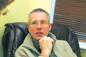 GARLEJS.PNG (99967 bytes)