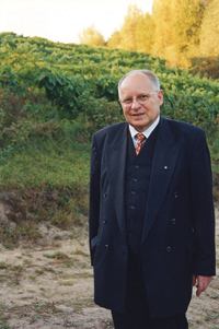 STRADINSBIO.PNG (124345 bytes)