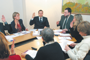 PIRMAAA.PNG (118540 bytes)