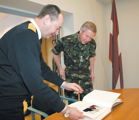 ZEIBOTS.PNG (127593 bytes)