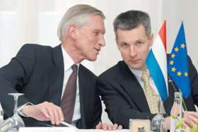 BOTS.PNG (96743 bytes)