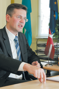 LATKOVSKIS.PNG (108640 bytes)