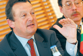 AUTO.PNG (110590 bytes)