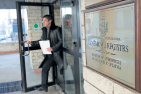 UR.PNG (99245 bytes)