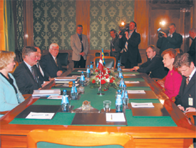 B3.PNG (120414 bytes)