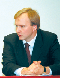 PILDEGOVICS.PNG (92268 bytes)