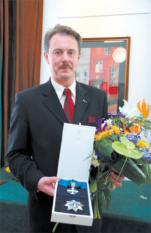 PIRMAAA.JPG (42349 bytes)