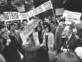 02.PNG (53796 bytes)