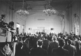 03.PNG (42456 bytes)