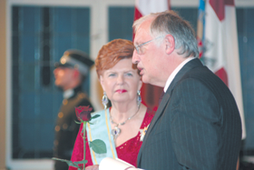 03.PNG (91468 bytes)