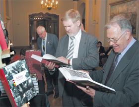 02.PNG (119958 bytes)