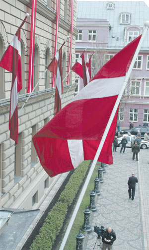 PIRMAAA.JPG (49507 bytes)