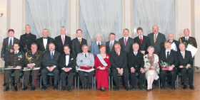 02.PNG (77348 bytes)