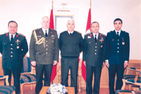 BLUMFELDS01.PNG (99779 bytes)