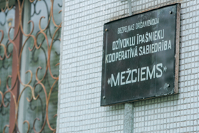 DZIVOKLI01.PNG (109354 bytes)