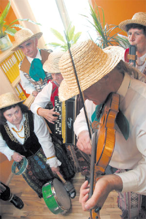 PIRMAAAA.JPG (46236 bytes)