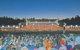 DZIESMA3.PNG (108234 bytes)