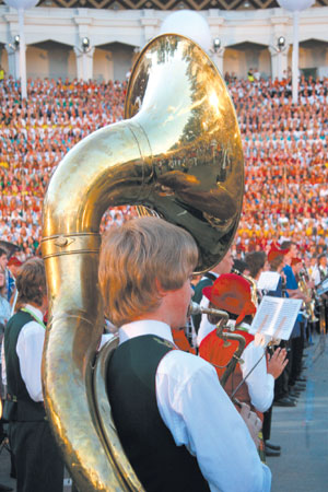 PIRMAAA.JPG (51217 bytes)