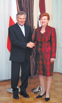 POLIS.PNG (128904 bytes)