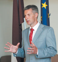 PABRIKS.JPG (10704 bytes)