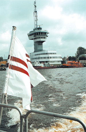 PIRMAAAA.JPG (40104 bytes)